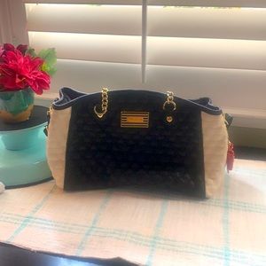 Betray Johnson Shoulder Bag